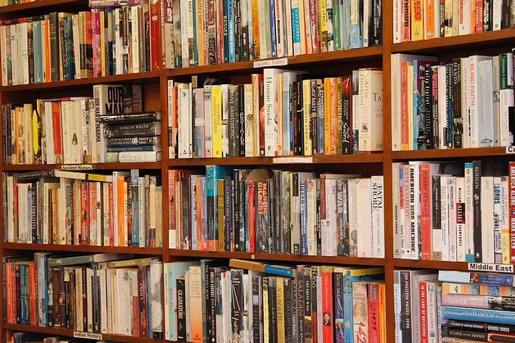 A bookshelf fullfilled with books